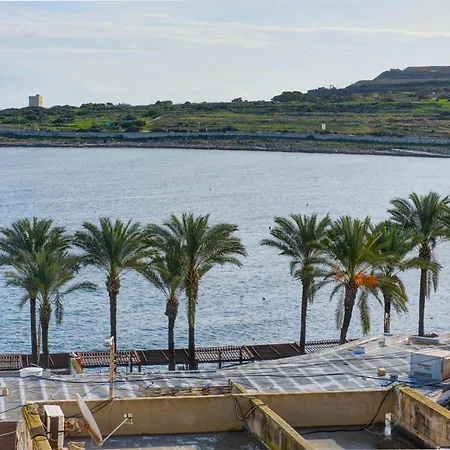 Seaview Two-bedroom Near The With Wifi Apartament