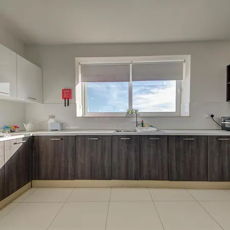 Apartament Seaview Two-bedroom Near The With Wifi St. Paul's Bay
