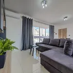 Seaview Two-bedroom Near The With Wifi St. Paul's Bay