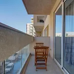 Seaview Two-bedroom Near The With Wifi *