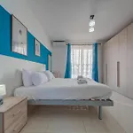 Seaview Two-bedroom Near The With Wifi