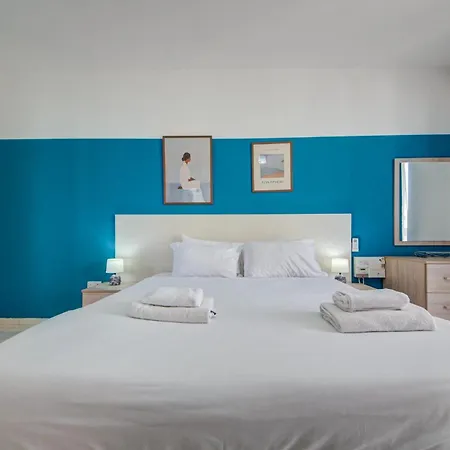 Apartmán Seaview Two-bedroom Near The With Wifi
