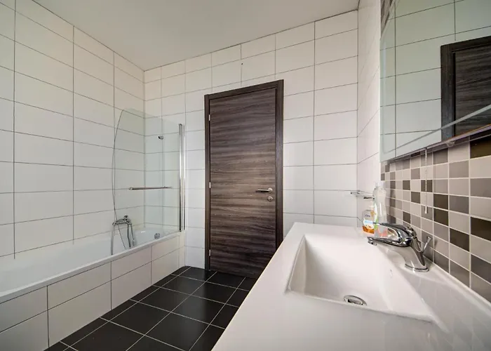 Διαμέρισμα Seaview Two-bedroom Near The With Wifi