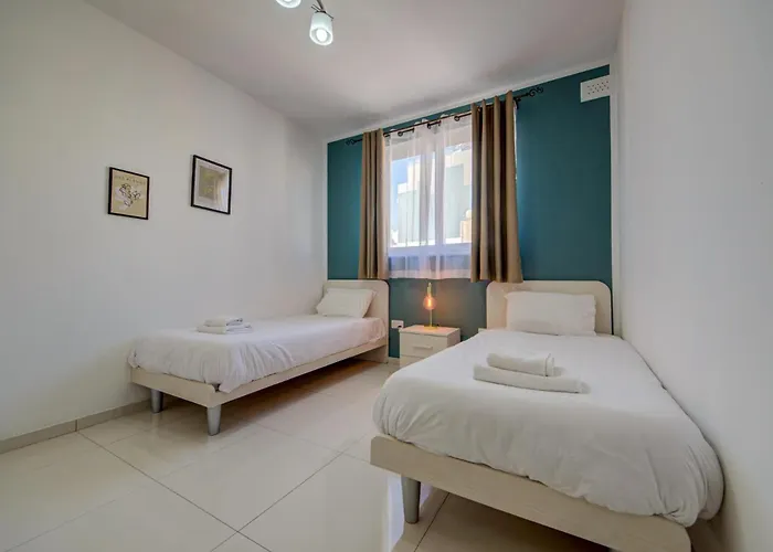 Διαμέρισμα Seaview Two-bedroom Near The With Wifi