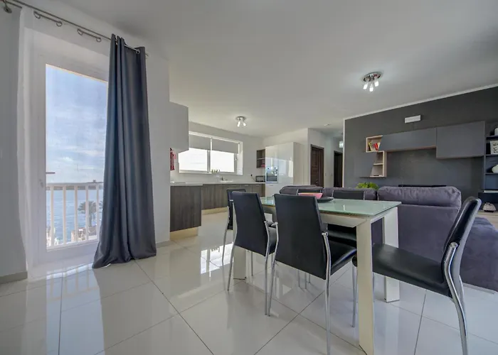 아파트 Seaview Two-bedroom Near The With Wifi *