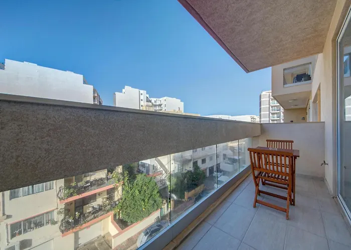 דירה Seaview Two-bedroom Near The With Wifi